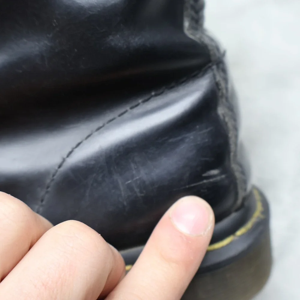 Dr Martens Unisex M8 L9 Boots Black Smooth Leather Lace Up‎ Classic Everyday
